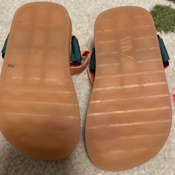 ZARA 21 toddler shoes - Picture 5 of 7